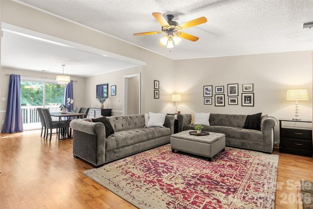 11218 Mallard Crossing Drive, Charlotte, NC 28262