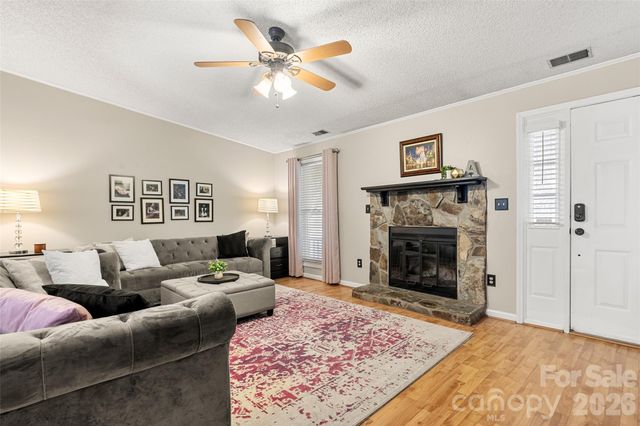 11218 Mallard Crossing Drive, Charlotte, NC 28262