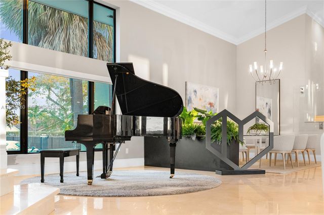 13724 SW 92nd Ct, Miami, FL 33176