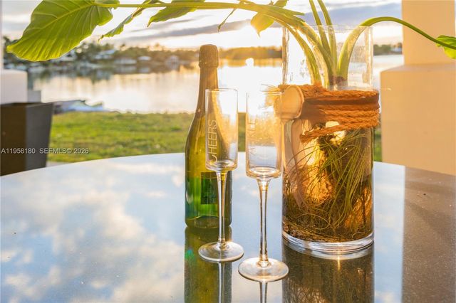 13724 SW 92nd Ct, Miami, FL 33176