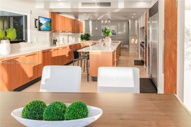 13724 SW 92nd Ct, Miami, FL 33176