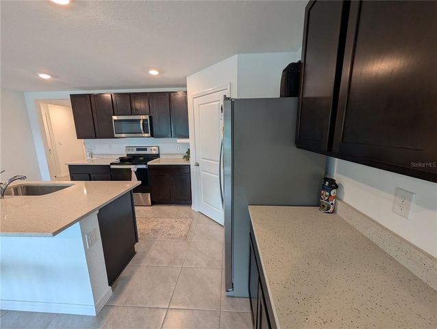 801 ACE OUTLAW AVENUE, Ruskin, FL 33570