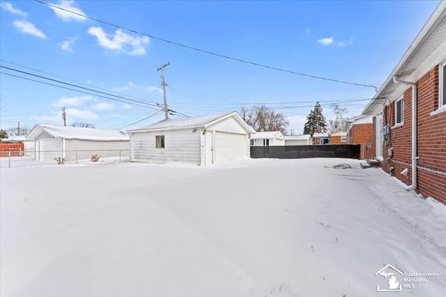 30584 S Gibraltar Street, Gibraltar, MI 48173