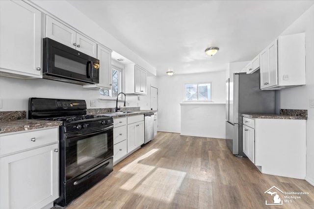 30584 S Gibraltar Street, Gibraltar, MI 48173