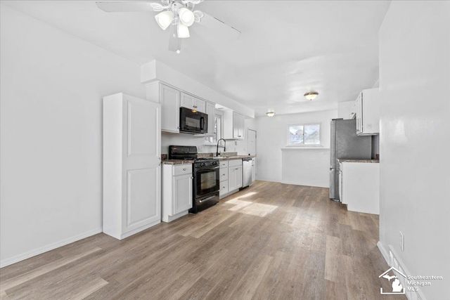 30584 S Gibraltar Street, Gibraltar, MI 48173