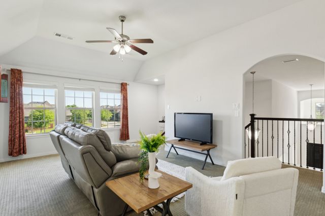 708 Winehart Street, Lewisville, TX 75056