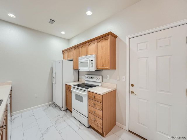 3912 S Carson St 102, Aurora, CO 80014