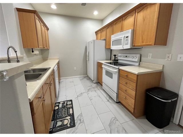 3912 S Carson St 102, Aurora, CO 80014