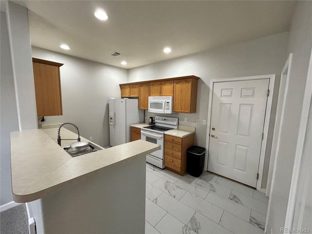 3912 S Carson St 102, Aurora, CO 80014