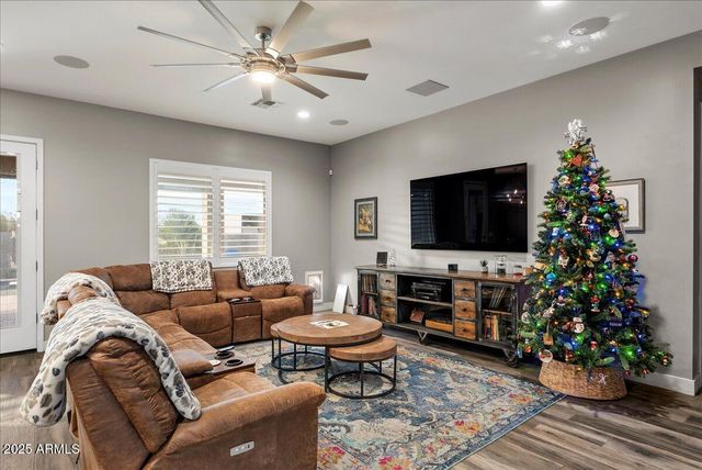 934 N 104TH Street, Mesa, AZ 85207