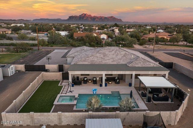 934 N 104TH Street, Mesa, AZ 85207