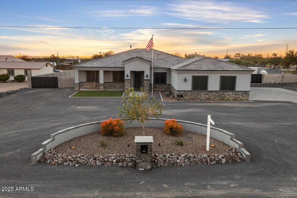 934 N 104TH Street, Mesa, AZ 85207