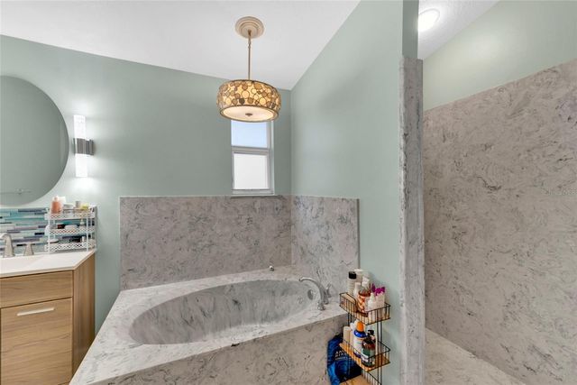 1811 BUTCH CASSIDY TRAIL, Wimauma, FL 33598