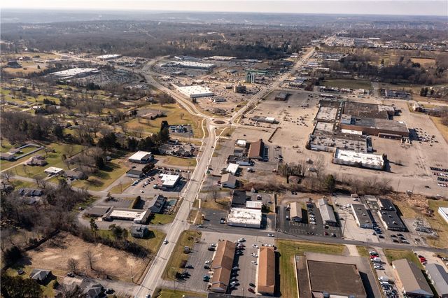 3697 East State St, Hermitage, PA 16148