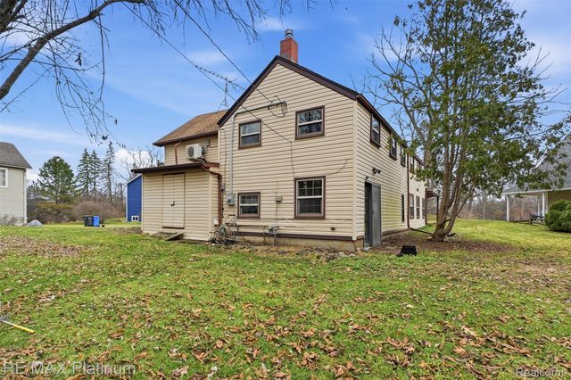 562 S Hughes Road, Genoa Township, MI 48843