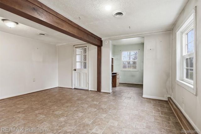 562 S Hughes Road, Genoa Township, MI 48843