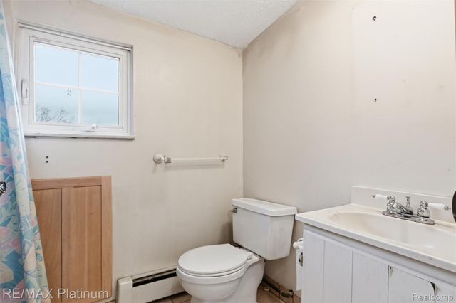 562 S Hughes Road, Genoa Township, MI 48843