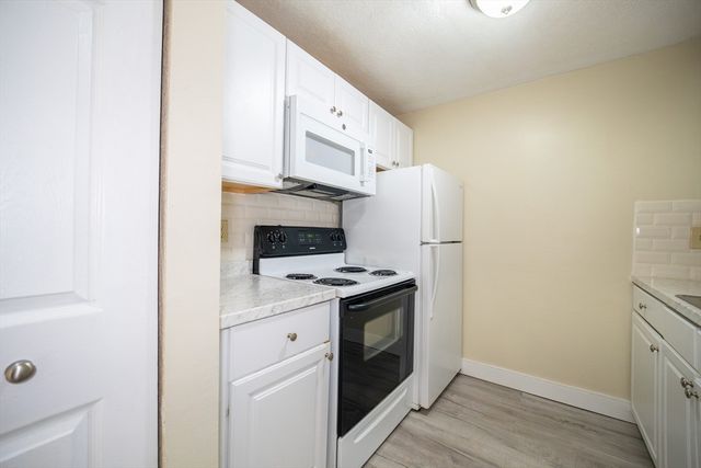 119 Grove St 234, Rockland, MA 02370