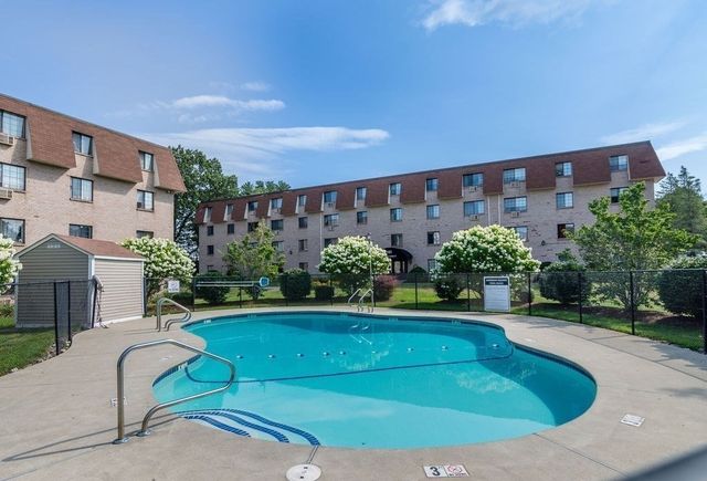 119 Grove St 234, Rockland, MA 02370
