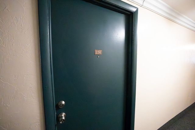 119 Grove St 234, Rockland, MA 02370