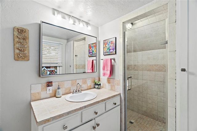 1105 Belford Avenue, Nichols Hills, OK 73116