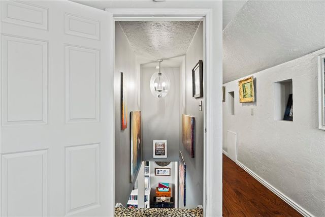 1105 Belford Avenue, Nichols Hills, OK 73116