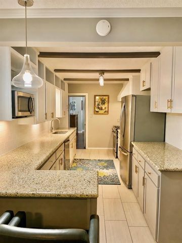 1105 Belford Avenue, Nichols Hills, OK 73116