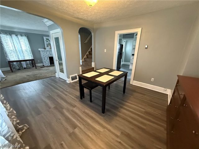 866 S Hawkins Avenue, Akron, OH 44320