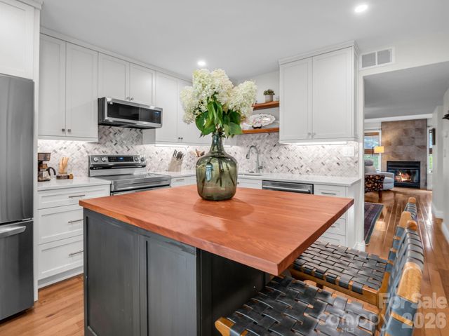 103 Shadowbrook Drive, Asheville, NC 28805