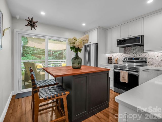 103 Shadowbrook Drive, Asheville, NC 28805