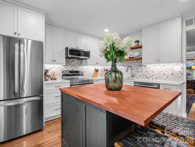 103 Shadowbrook Drive, Asheville, NC 28805