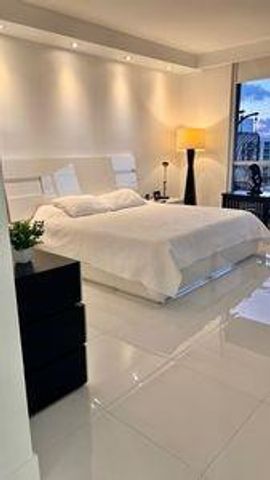 20191 E Country Club Drive Ph5, Aventura, FL 33180