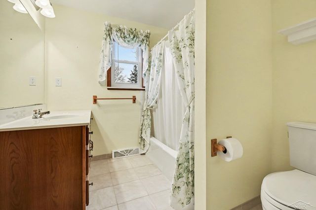 531 W Dawn Drive, Freeland, MI 48623