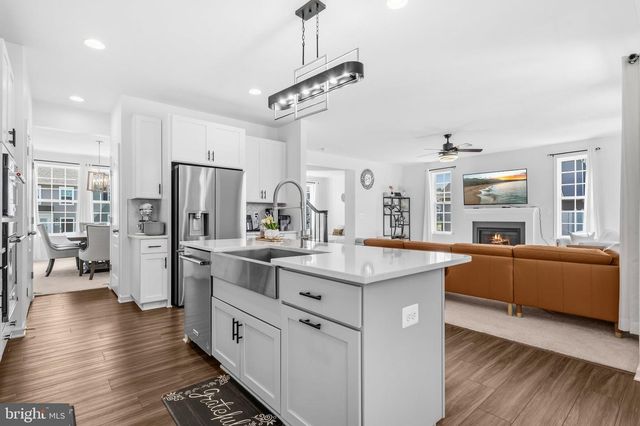 191 NEWBURY ST, Charles Town, WV 25414