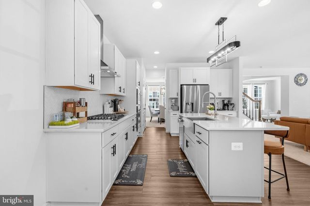 191 NEWBURY ST, Charles Town, WV 25414