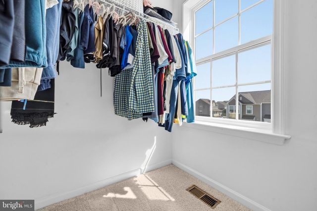 191 NEWBURY ST, Charles Town, WV 25414