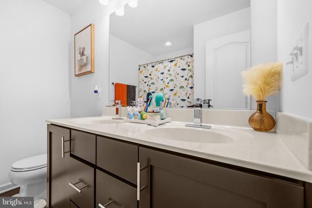 191 NEWBURY ST, Charles Town, WV 25414