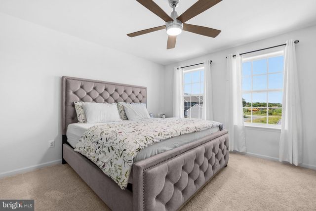 191 NEWBURY ST, Charles Town, WV 25414