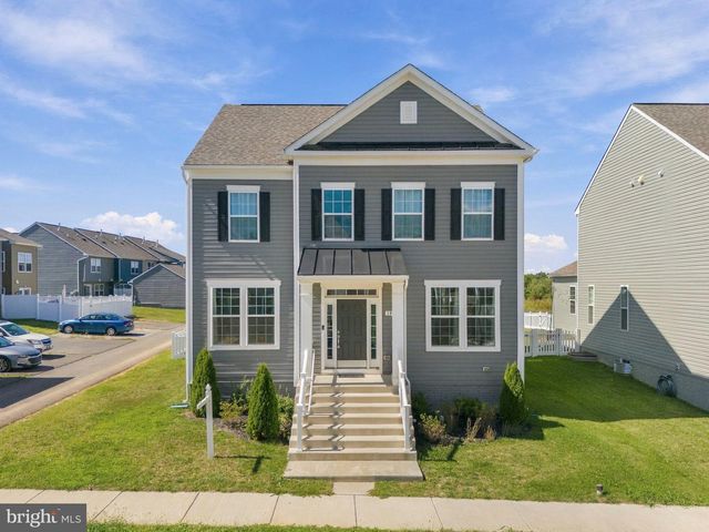 191 NEWBURY ST, Charles Town, WV 25414