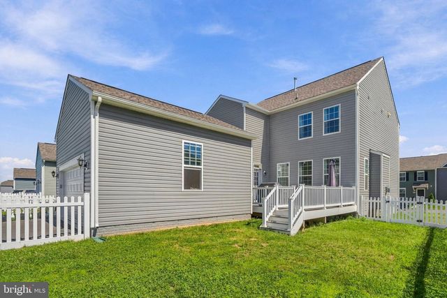 191 NEWBURY ST, Charles Town, WV 25414
