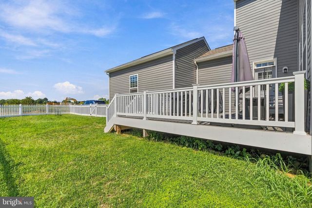 191 NEWBURY ST, Charles Town, WV 25414
