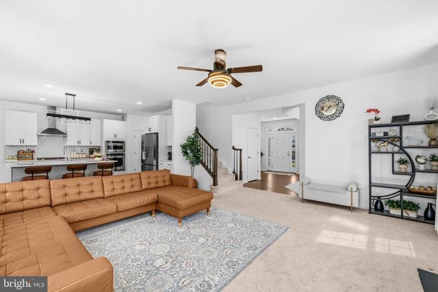 191 NEWBURY ST, Charles Town, WV 25414