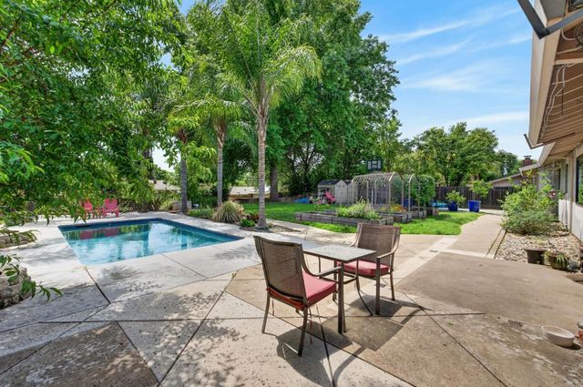 8882 Evening Star Ct, Orangevale, CA 95662