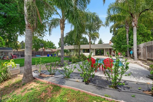 8882 Evening Star Ct, Orangevale, CA 95662