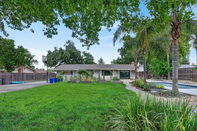 8882 Evening Star Ct, Orangevale, CA 95662