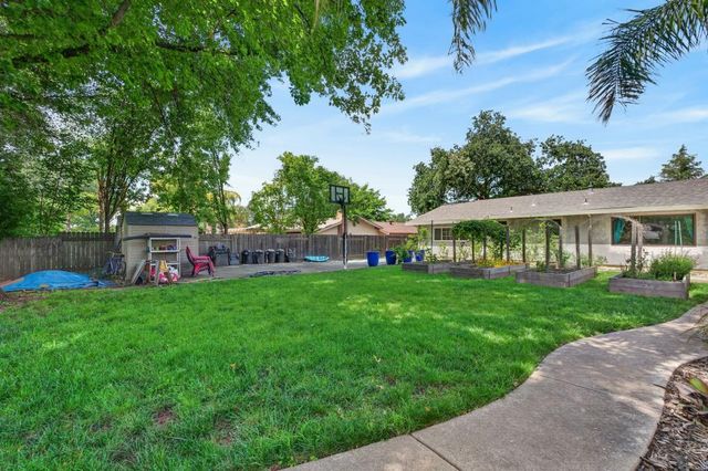 8882 Evening Star Ct, Orangevale, CA 95662