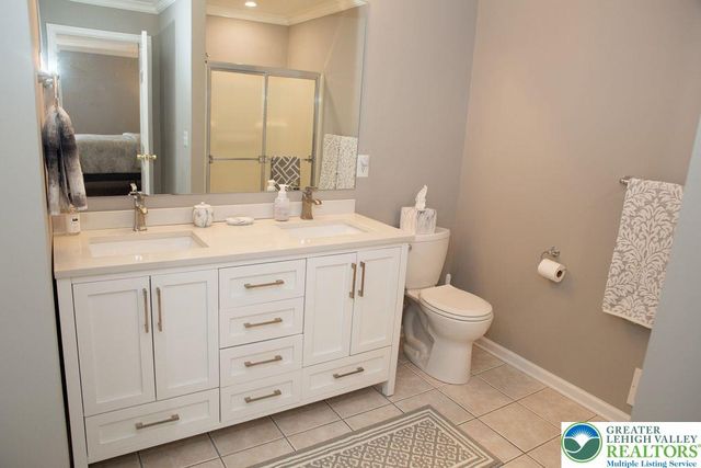 165 Muirfield Way, Williams Twp, PA 18042