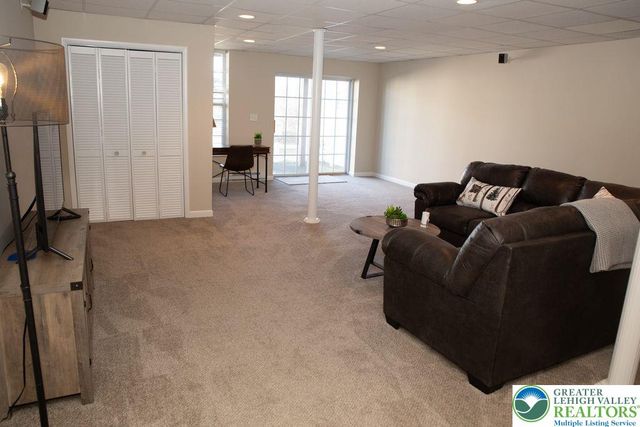 165 Muirfield Way, Williams Twp, PA 18042