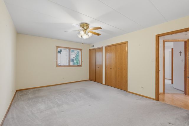 9164 Del Prado Drive 1N, Palos Hills, IL 60465