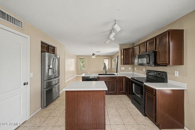 4809 W VALENCIA Drive, Laveen, AZ 85339